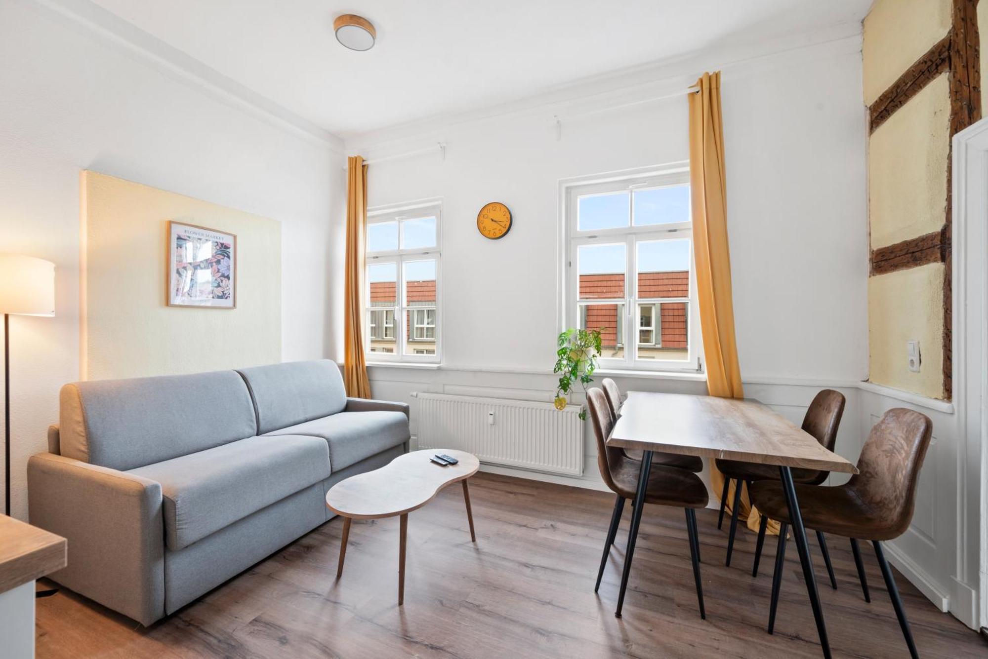 Backhome - Business&Family - Fantastische Schlosslage, Smarttv, Waschtrockner, Netflix, 50Qm, 24H Checkin - Apartment 3 Ludwigsburg Bagian luar foto
