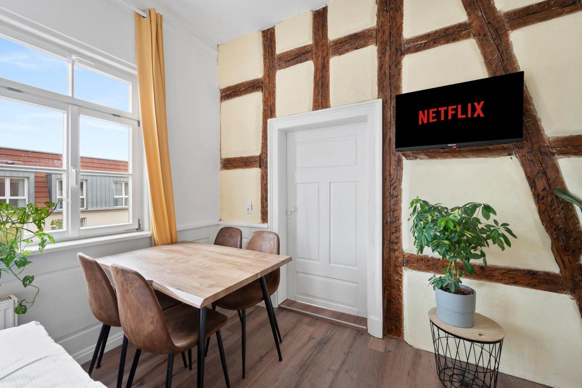 Backhome - Business&Family - Fantastische Schlosslage, Smarttv, Waschtrockner, Netflix, 50Qm, 24H Checkin - Apartment 3 Ludwigsburg Bagian luar foto