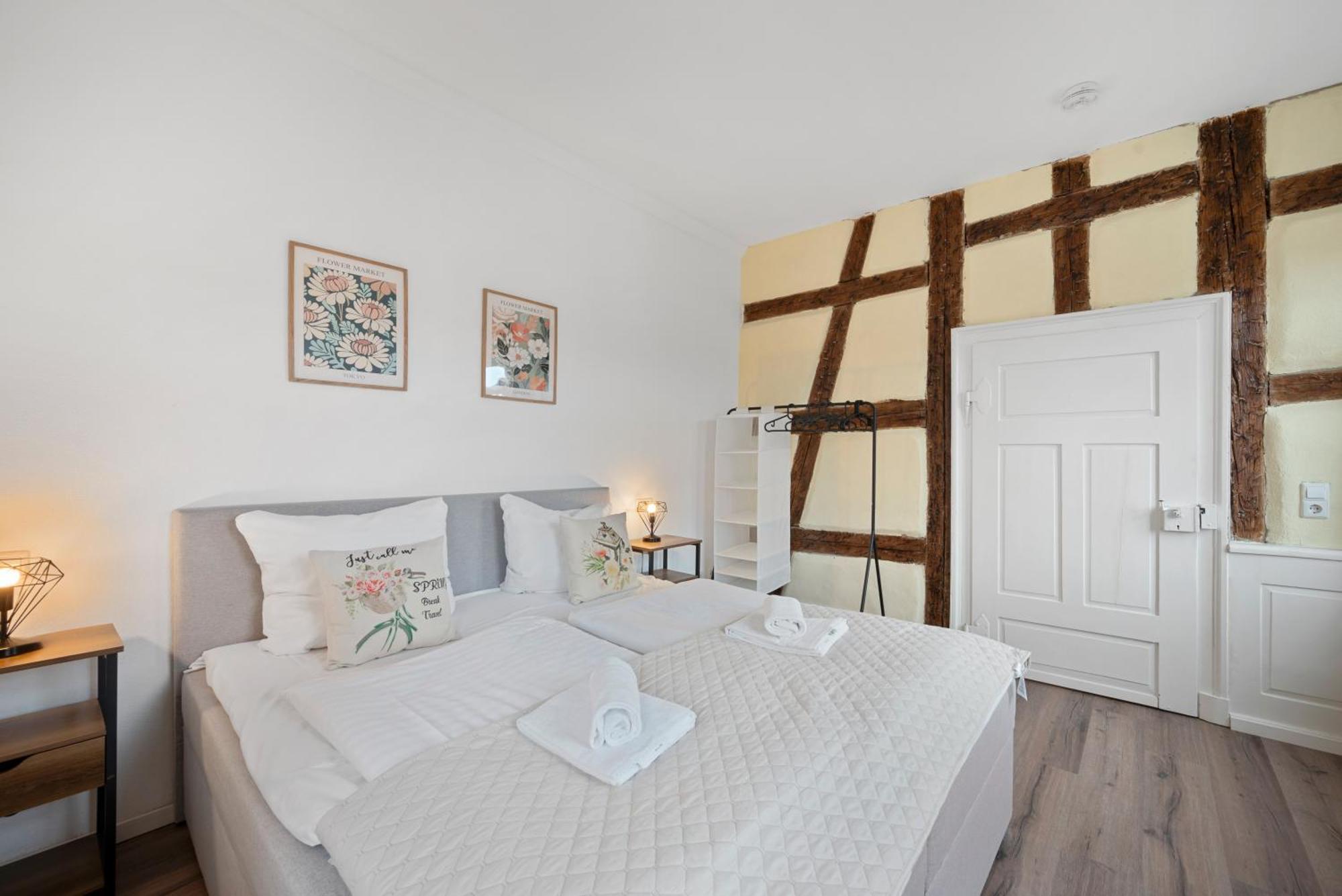 Backhome - Business&Family - Fantastische Schlosslage, Smarttv, Waschtrockner, Netflix, 50Qm, 24H Checkin - Apartment 3 Ludwigsburg Bagian luar foto