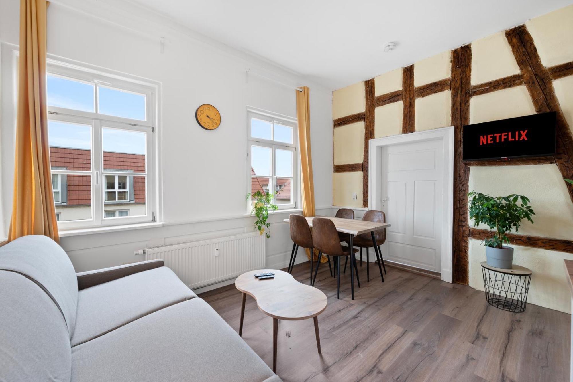 Backhome - Business&Family - Fantastische Schlosslage, Smarttv, Waschtrockner, Netflix, 50Qm, 24H Checkin - Apartment 3 Ludwigsburg Bagian luar foto